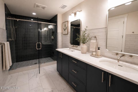 Tiny photo for 122 Stadium Way #812, Knoxville, TN 37915 (MLS # 1333307)