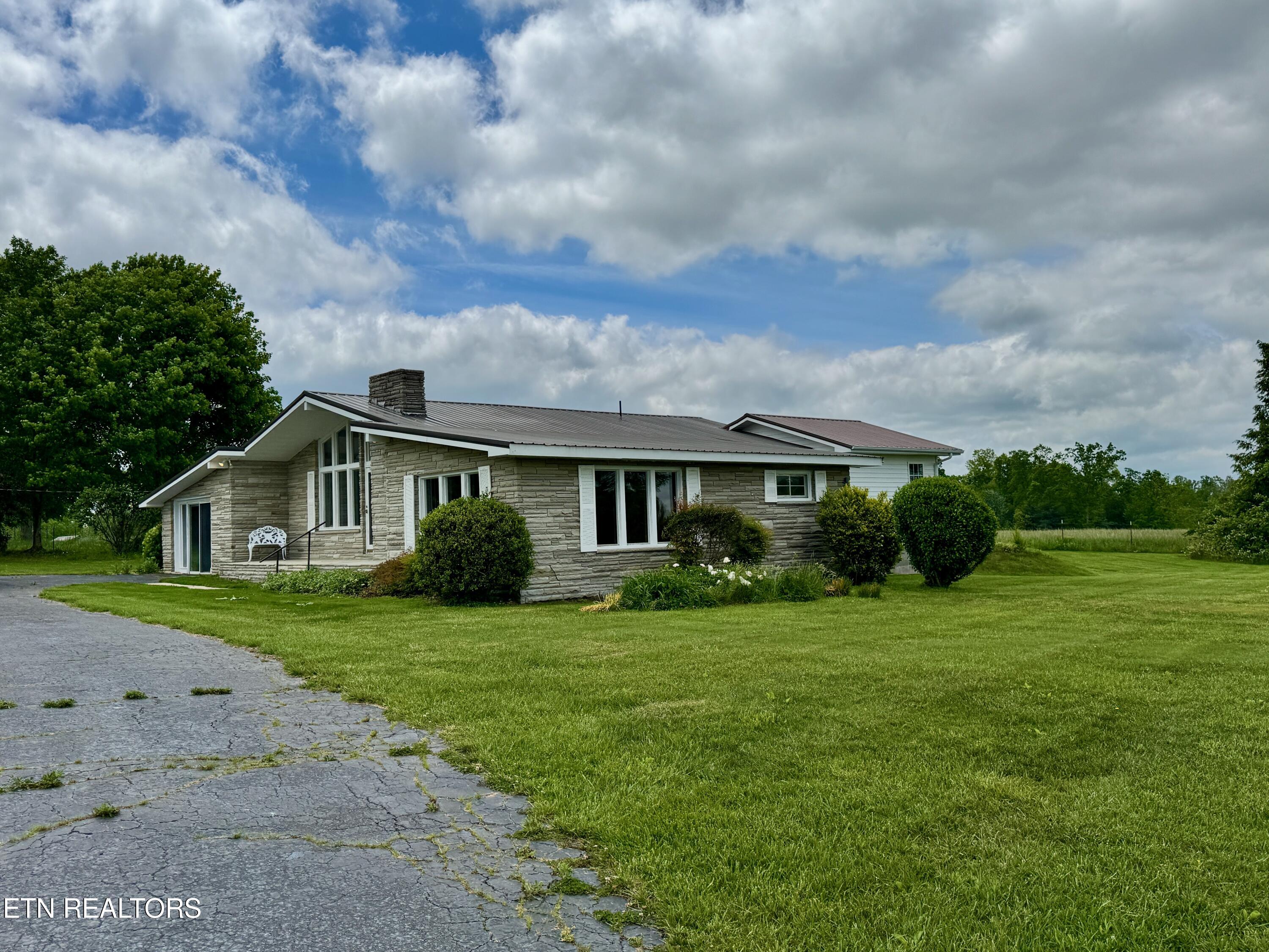 1039 Old Martha Washington Road Rd