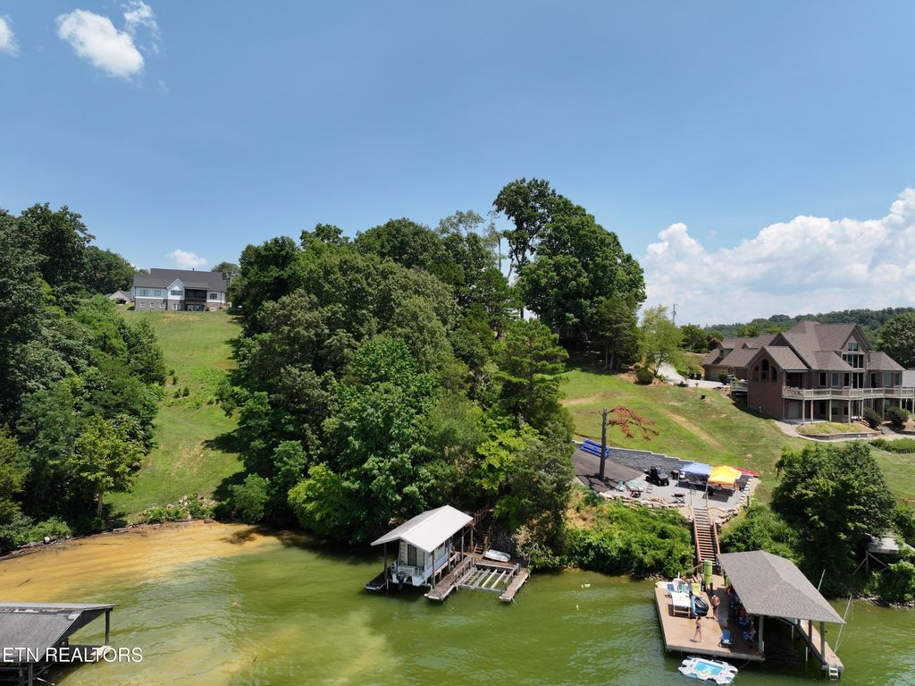 Photo of 729 Lake Vista Drive, Friendsville, TN 37737 (MLS # 1308153)