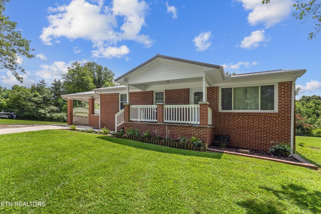 Photo of 105 Tq Heidel Rd, Wartburg, TN 37887 (MLS # 1311576)