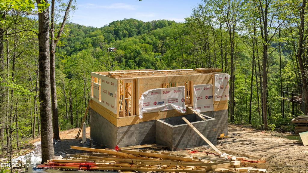 Photo of 3129 Hatcher Top Rd, Sevierville, TN 37862 (MLS # 1331152)