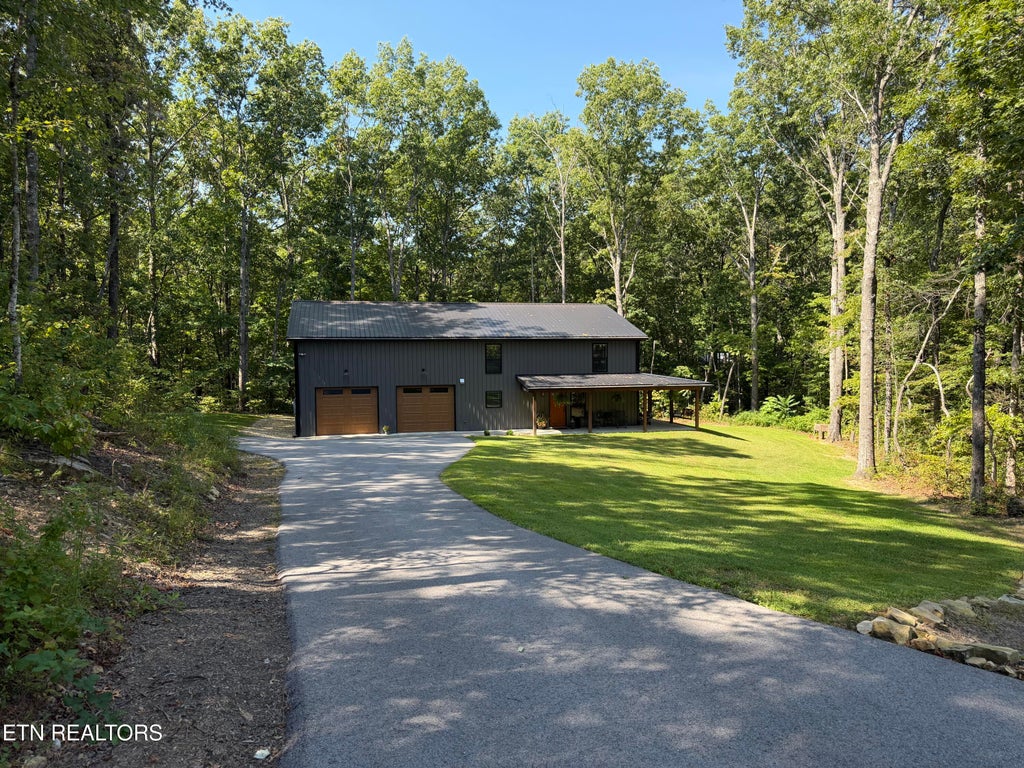Photo of 236 Hillsway, Crossville, TN 38555 (MLS # 1353192)