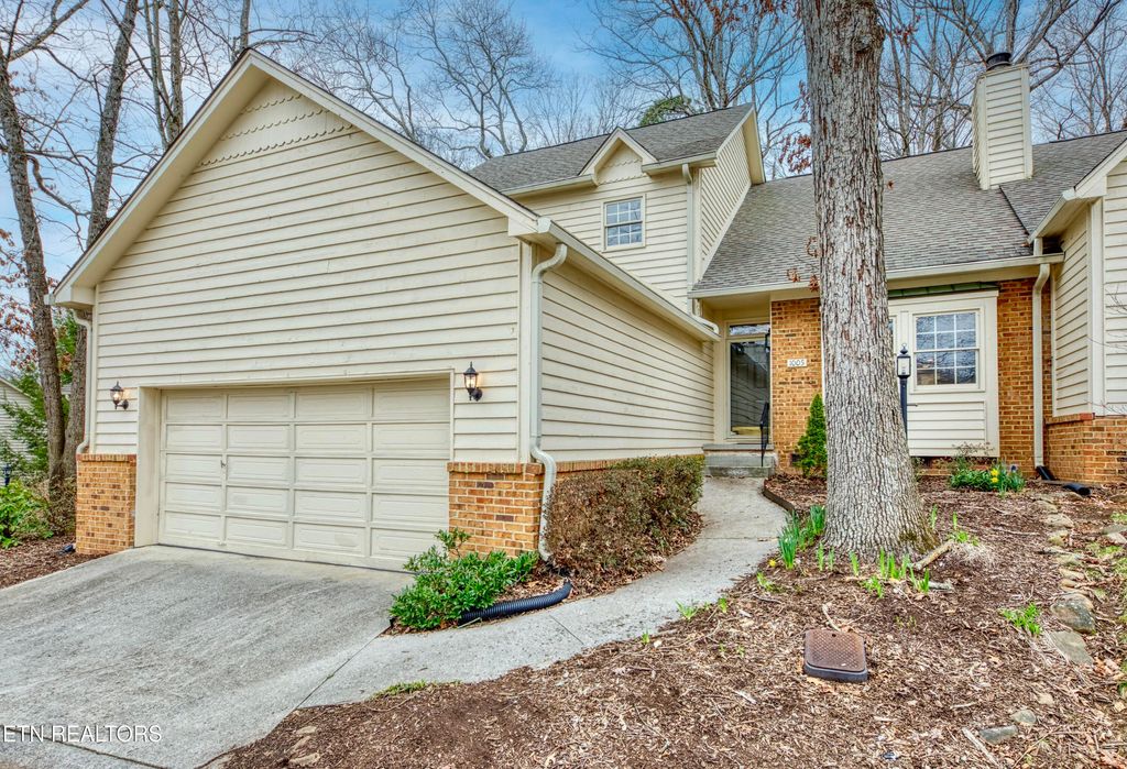 Photo of 1005 Glennshire Drive, Knoxville, TN 37923 (MLS # 1331445)