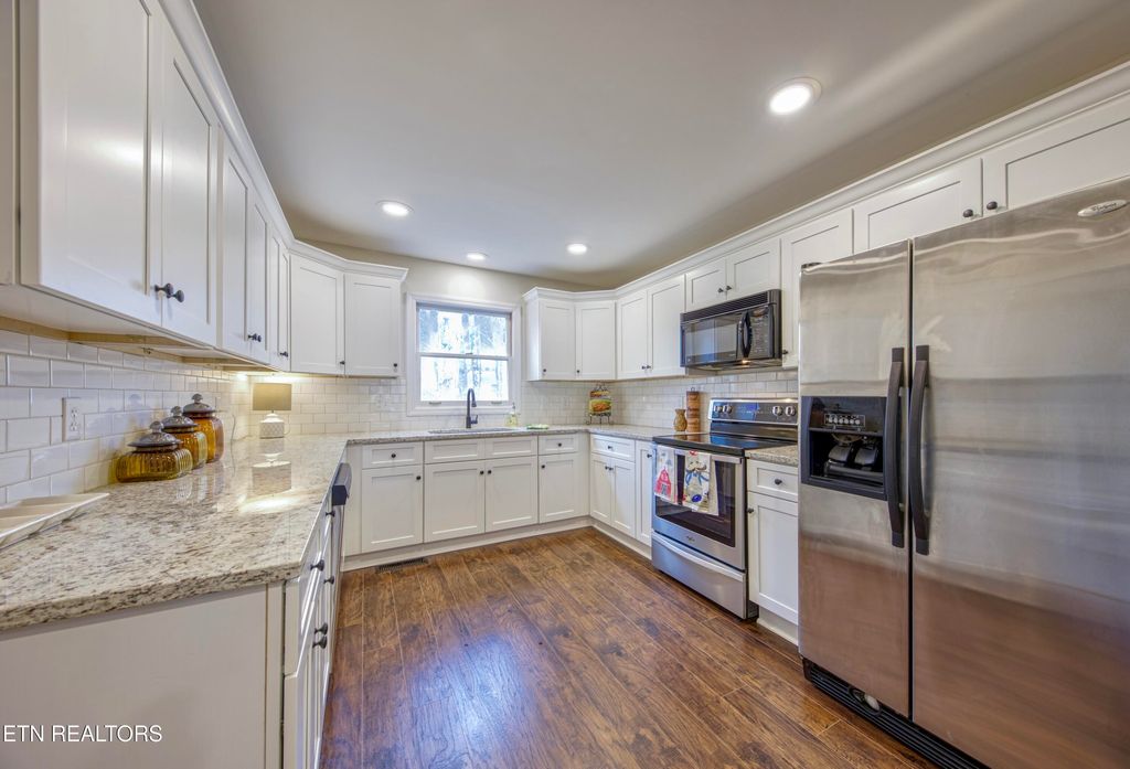 Photo of 1005 Glennshire Drive, Knoxville, TN 37923 (MLS # 1331445)