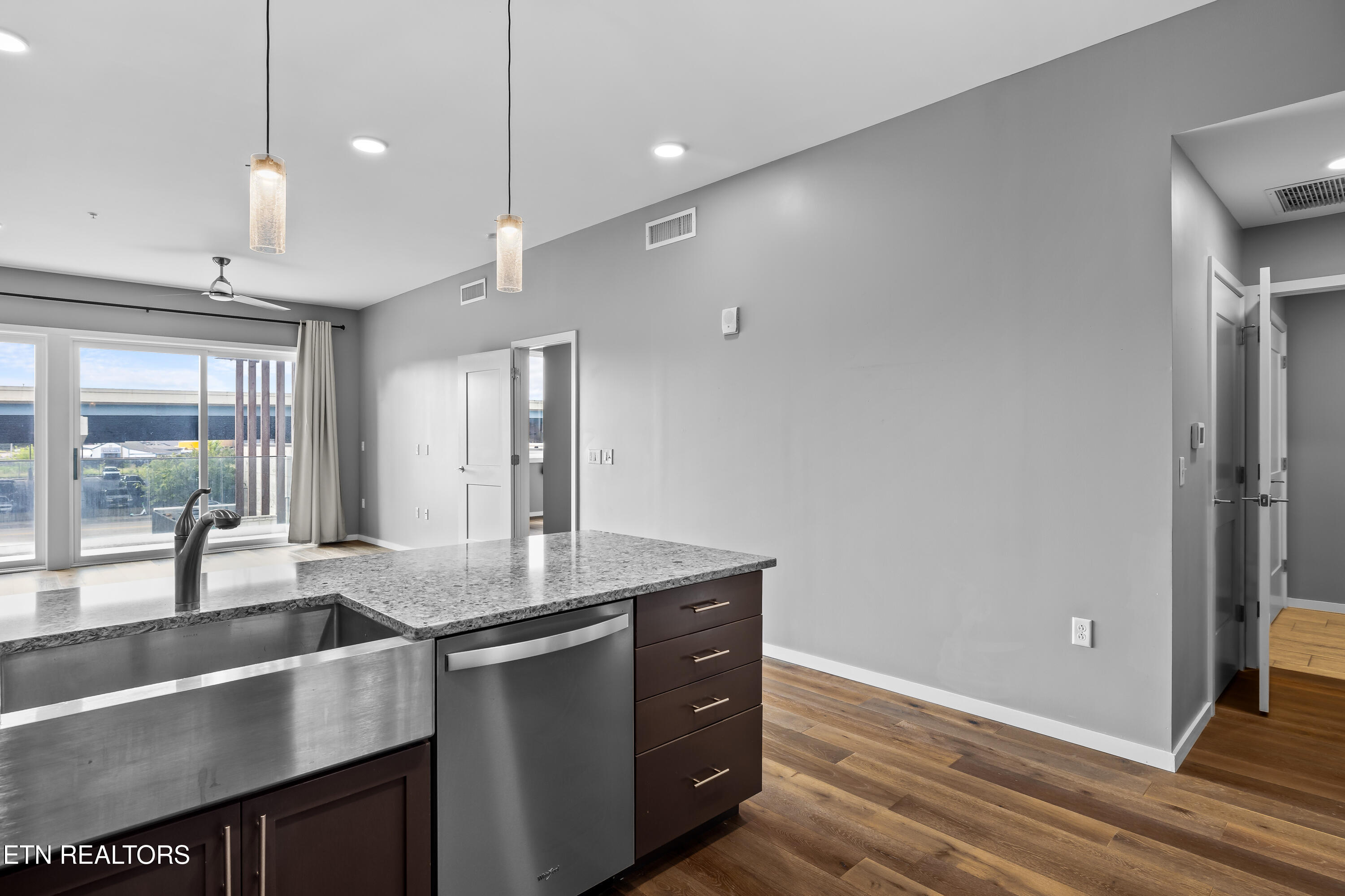 333 W Depot Ave 212