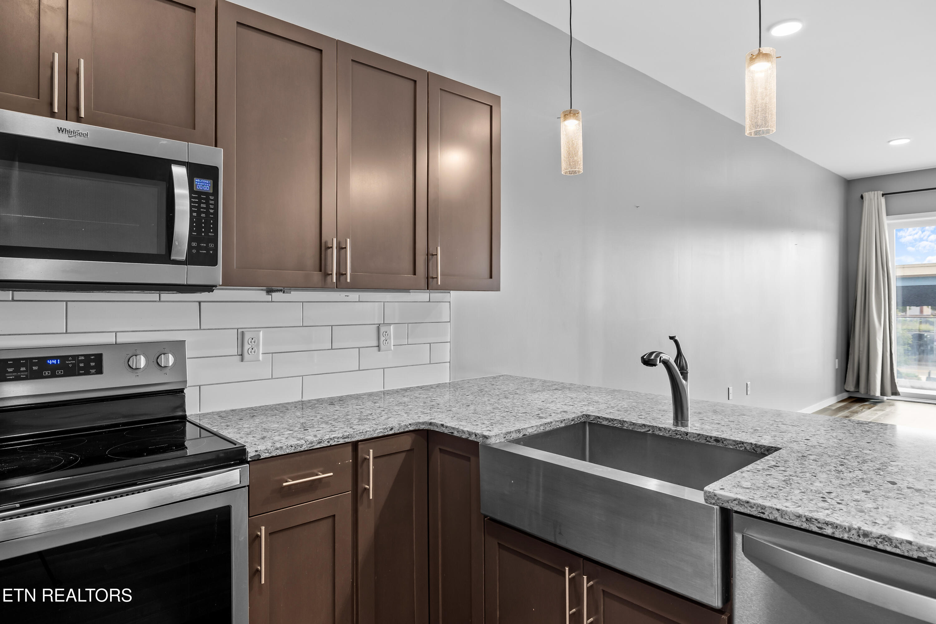 333 W Depot Ave 212