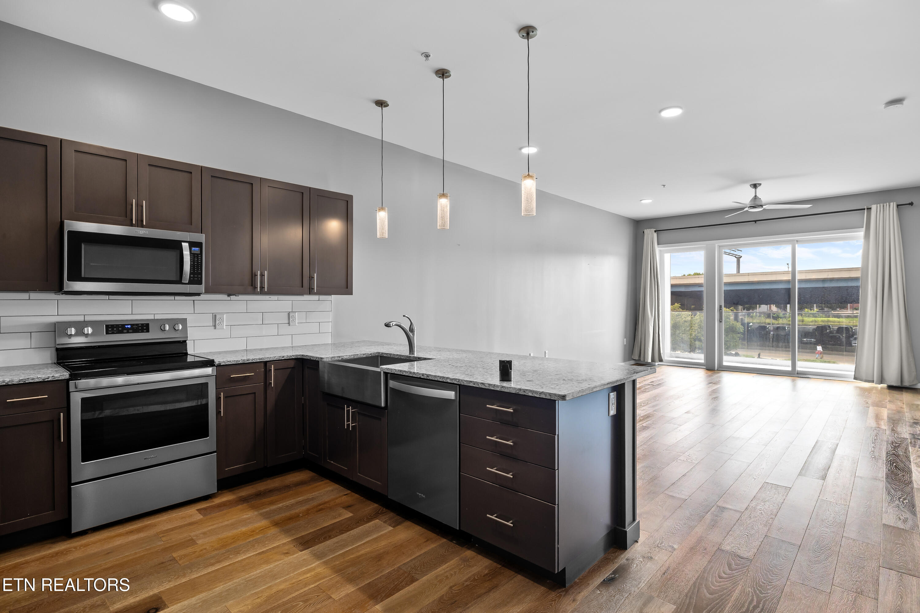 333 W Depot Ave 212