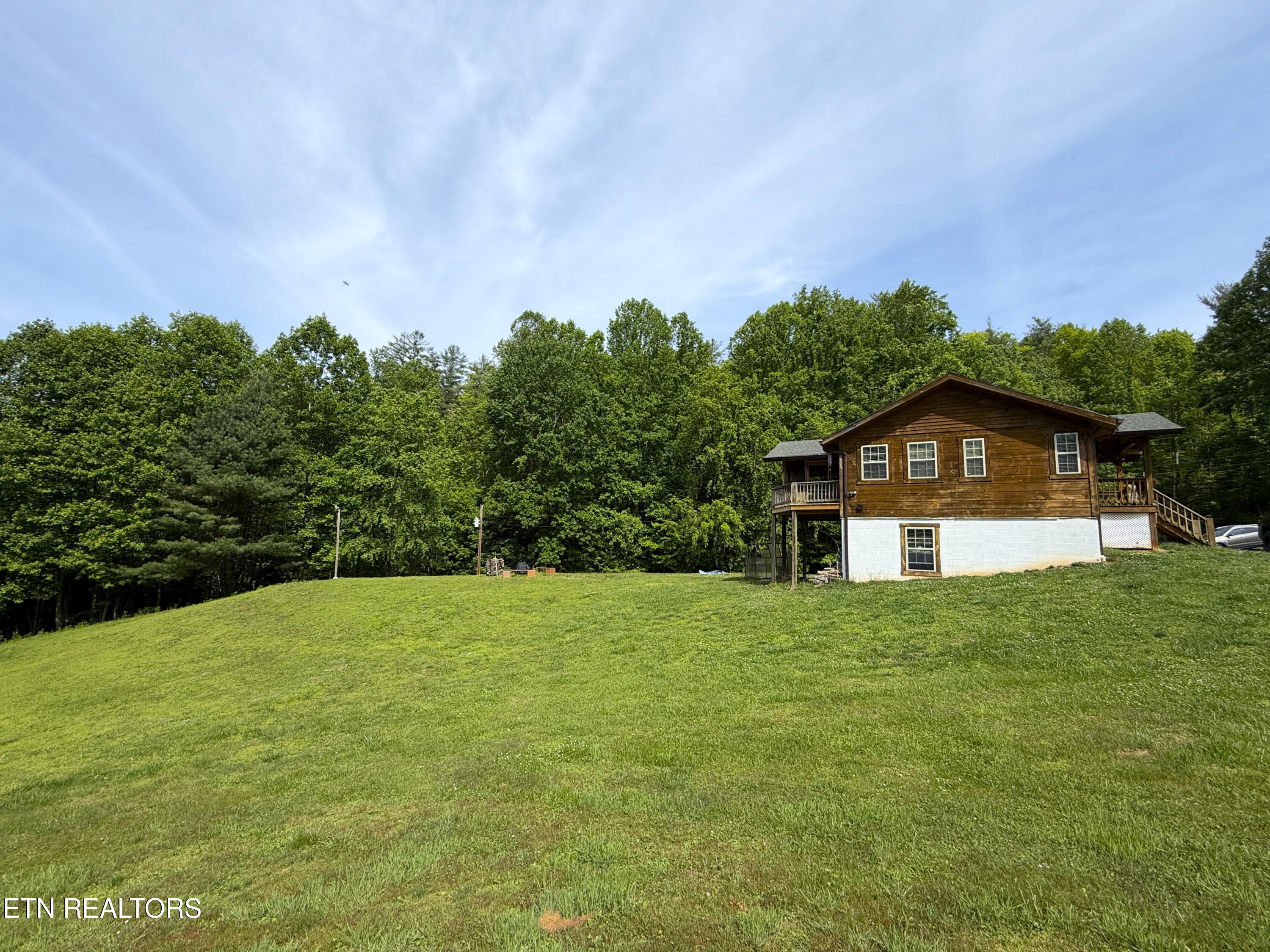 3205 Topper Rd