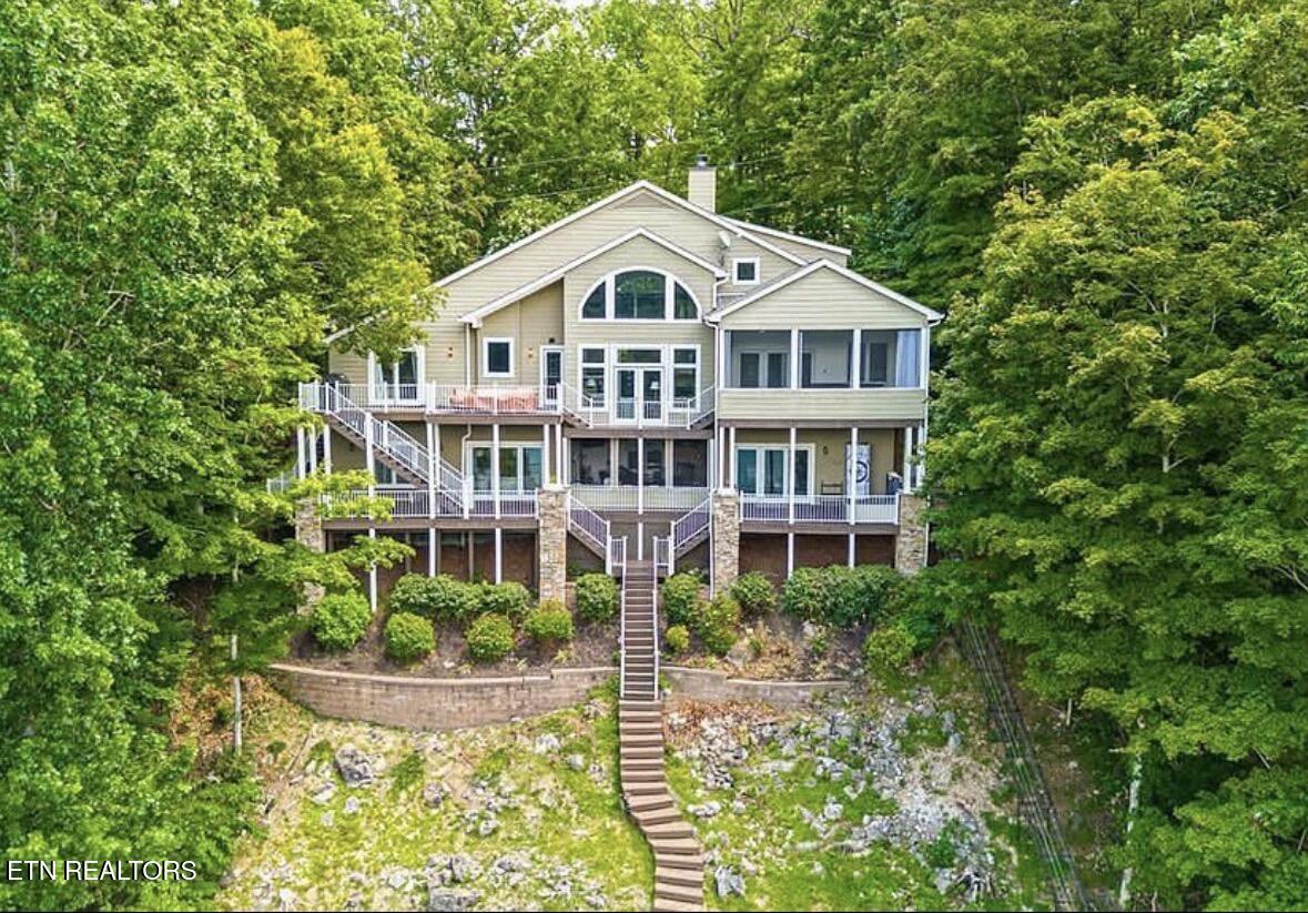 1304 N. Shorewood Lane