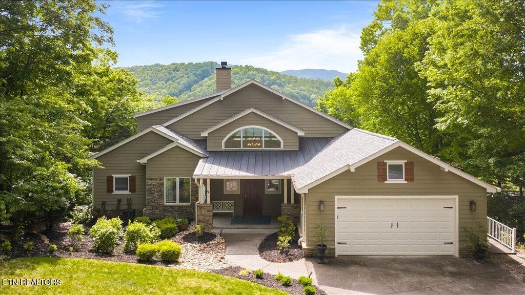 Photo of 1304 N. Shorewood Lane Dr, Caryville, TN 37714 (MLS # 1339039)