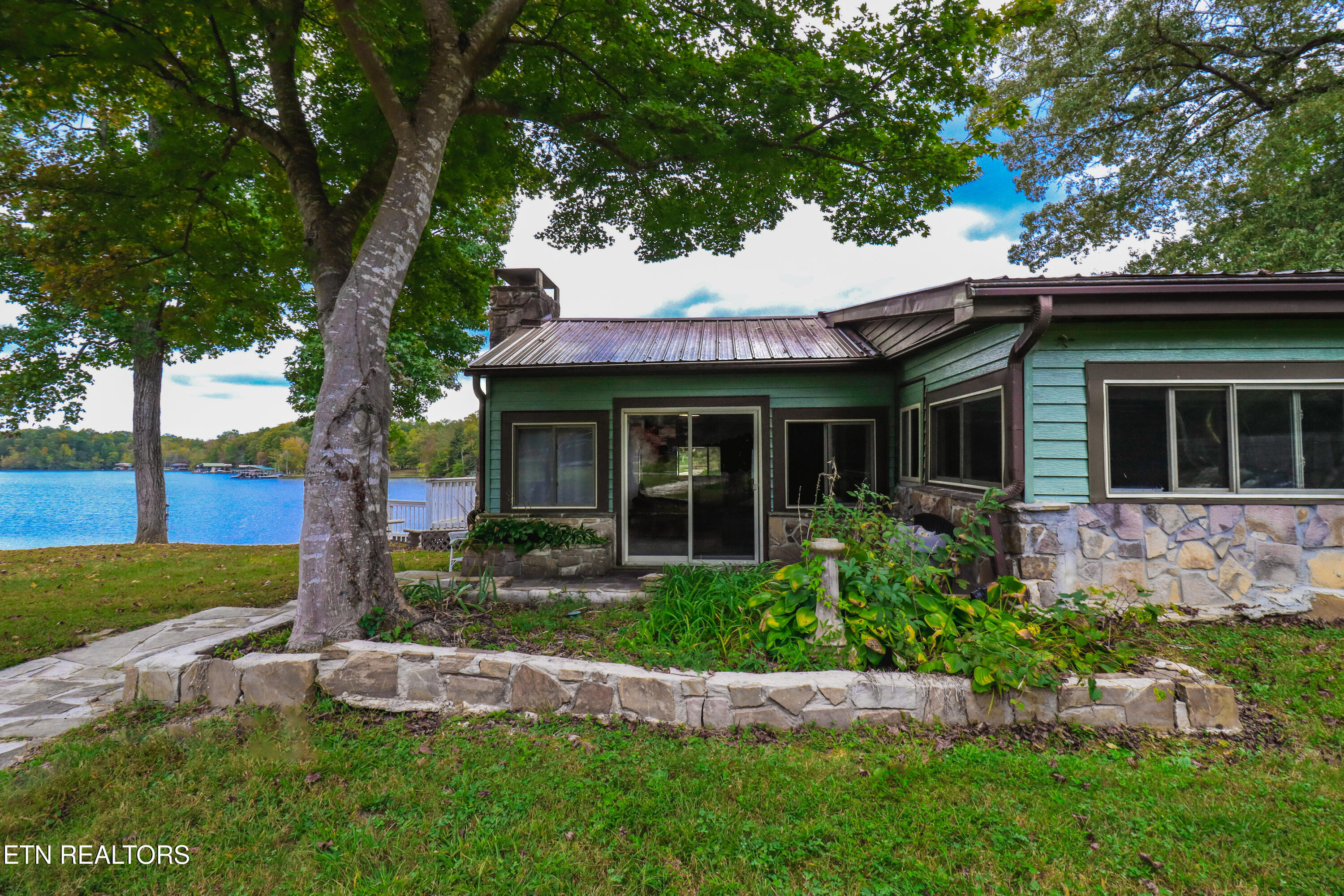130 Hickory Lane Lane