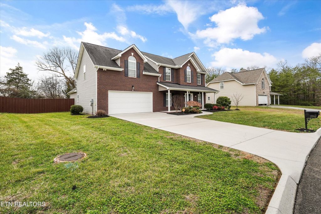 Photo of 5910 Loftis Creek Lane, Knoxville, TN 37924 (MLS # 1326017)
