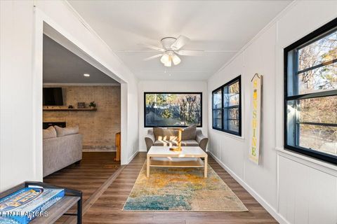 Tiny photo for 170 Bow Point Rd, LaFollette, TN 37766 (MLS # 1327193)