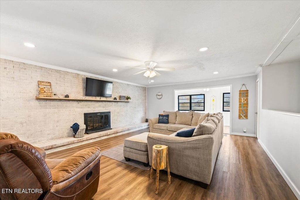 Photo of 170 Bow Point Rd, LaFollette, TN 37766 (MLS # 1327193)