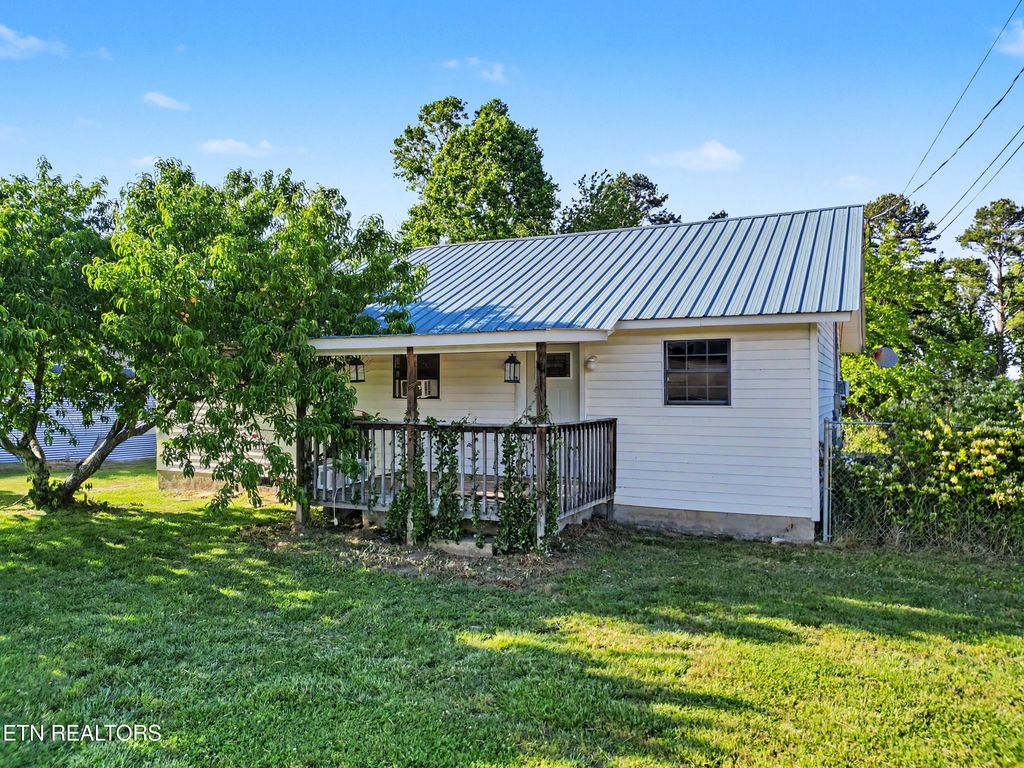 Photo of 2146 Snodgrass Rd, New Tazewell, TN 37825 (MLS # 1340280)