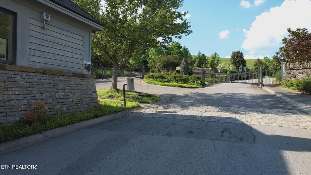 Photo of 2408 Starboard Crest Rd, Morristown, TN 37814 (MLS # 1306877)