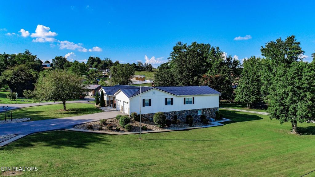 Photo of 500 Buckingham Dr Dr, Newport, TN 37821 (MLS # 1313008)