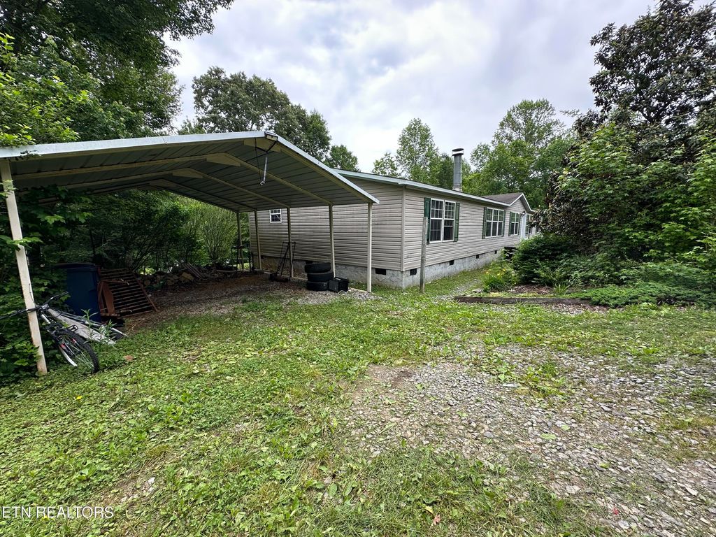 Photo of 214 Hickory Grove Rd, Madisonville, TN 37354 (MLS # 1301632)