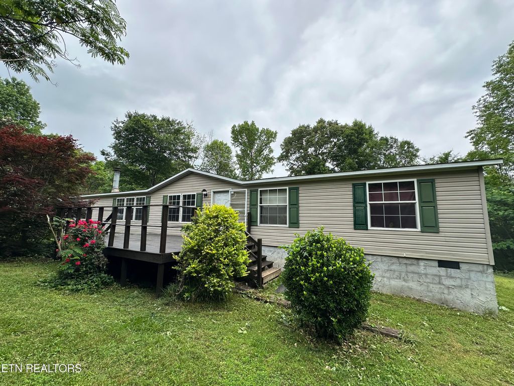 Photo of 214 Hickory Grove Rd, Madisonville, TN 37354 (MLS # 1301632)