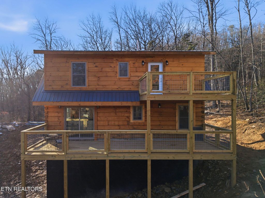 Photo of 954 Glasgow St, Sevierville, TN 37876 (MLS # 1330942)