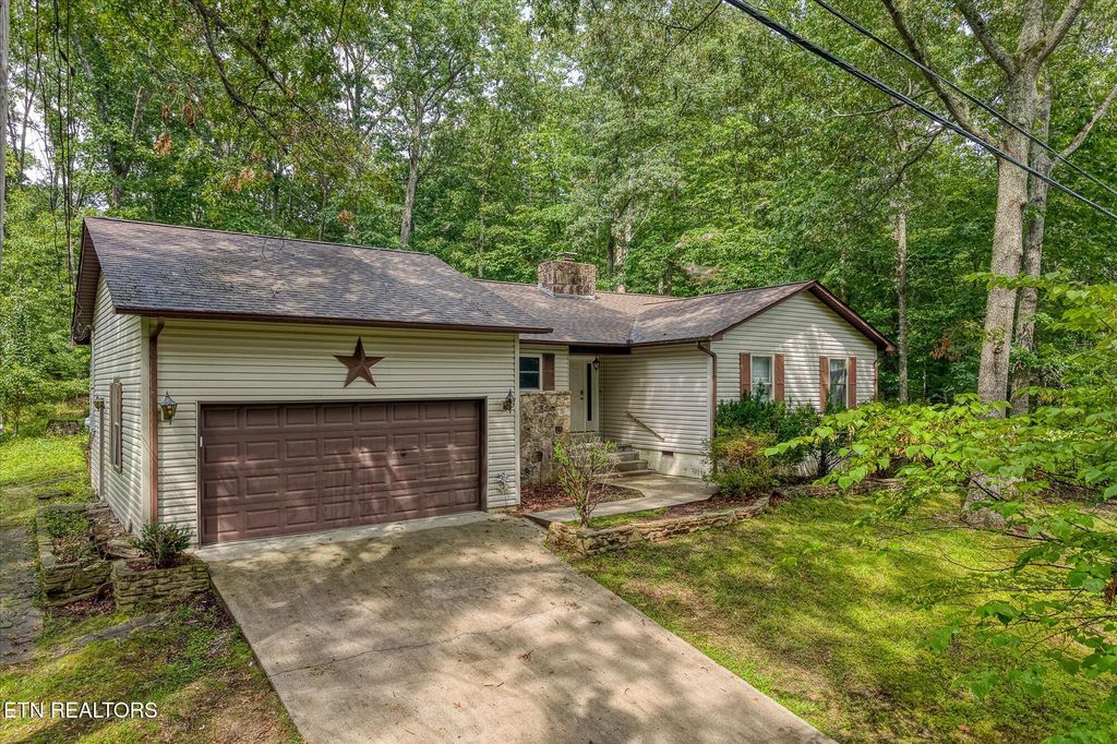 Photo of 121 Juniper Drive, Crossville, TN 38558 (MLS # 1311422)