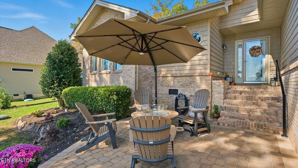 Photo of 301 Tahlequah Drive, Loudon, TN 37774 (MLS # 1319666)