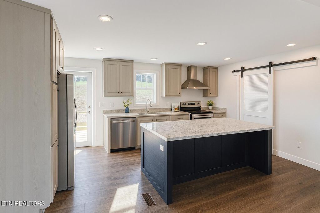 Photo of 1535 W Wade Rd, Loudon, TN 37774 (MLS # 1324229)