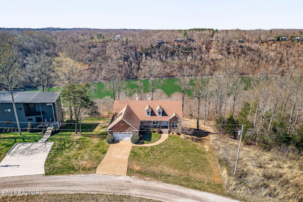 Photo of 1175 W Hutchins Bend Rd, Sparta, TN 38583 (MLS # 1333572)