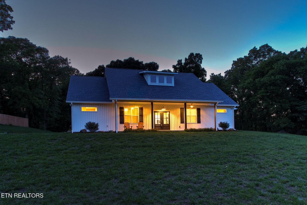 Photo of 3882 Thomas Cross Rd, Sevierville, TN 37876 (MLS # 1339773)