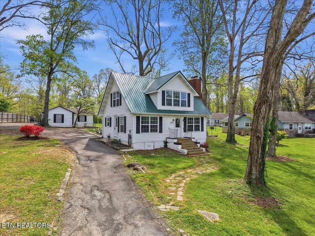 Photo of 1422 Tipton Station Rd, Knoxville, TN 37920 (MLS # 1337277)