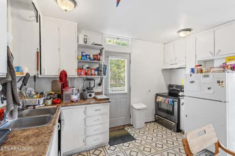 Tiny photo for 430 Ohio Avenue Ave, Etowah, TN 37331 (MLS # 1347721)