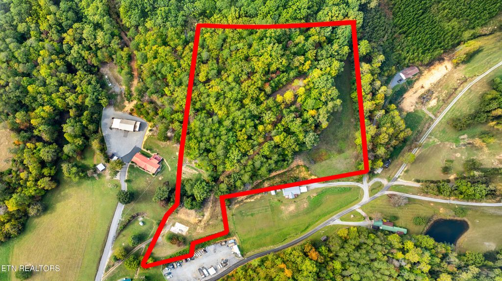 Photo of 1009 Franklin Lane, Sevierville, TN 37876 (MLS # 1328164)