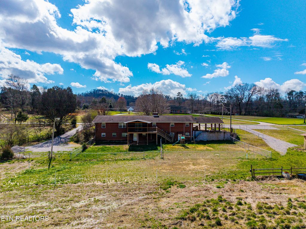 Photo of 911 Tipton Station Rd, Knoxville, TN 37920 (MLS # 1331925)