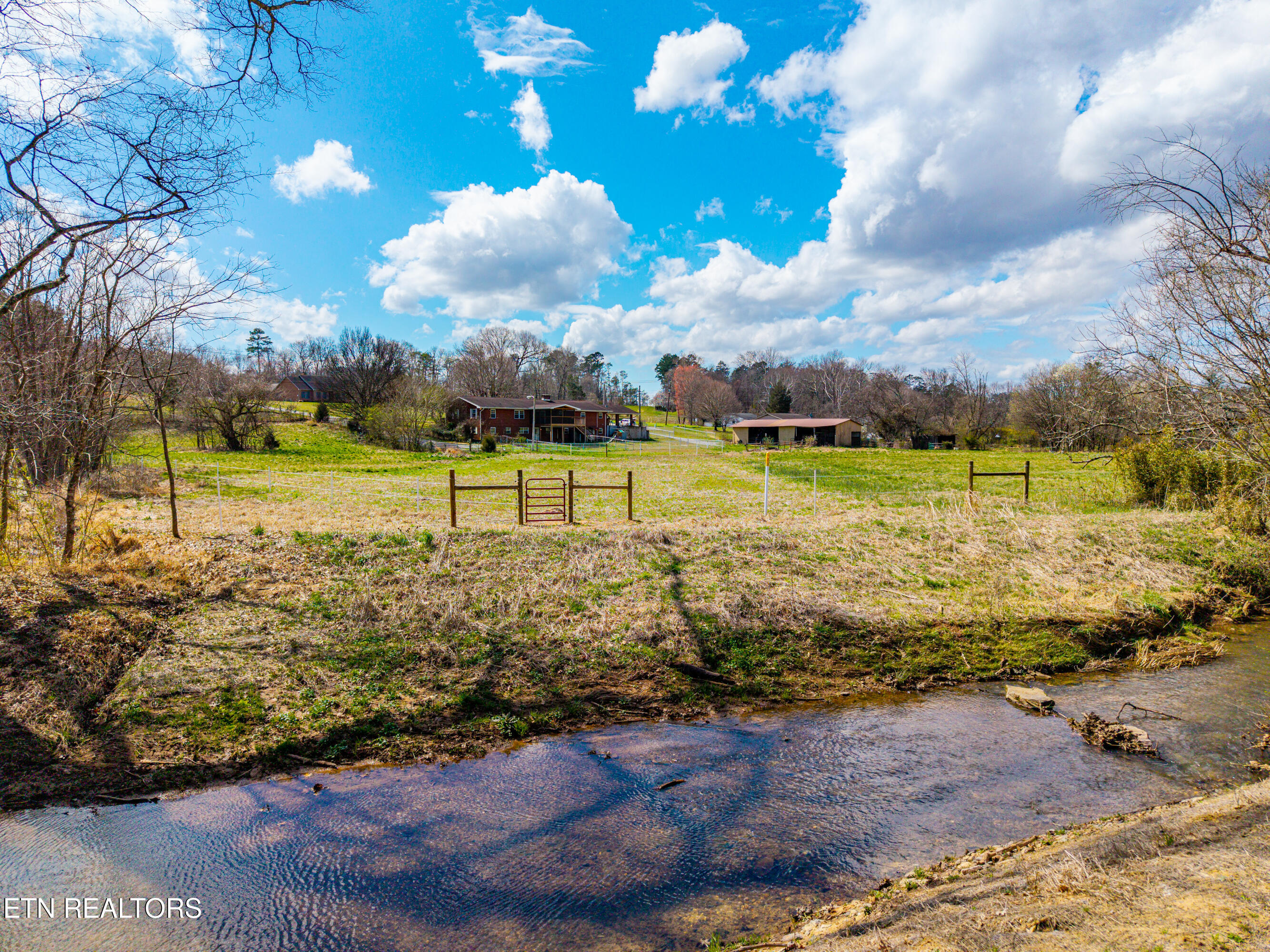 911 Tipton Station Rd