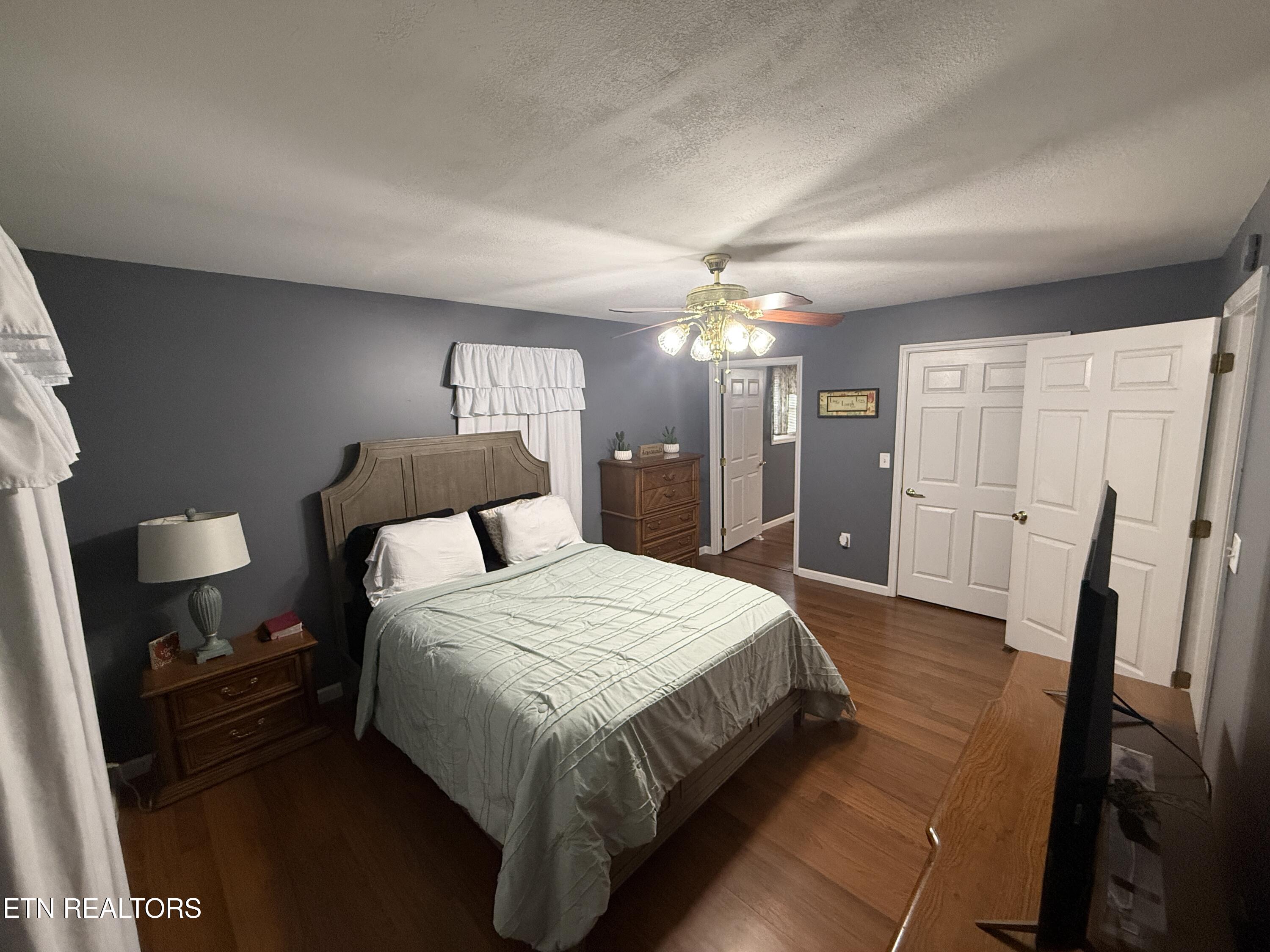 128 Old Stinking Creek Rd