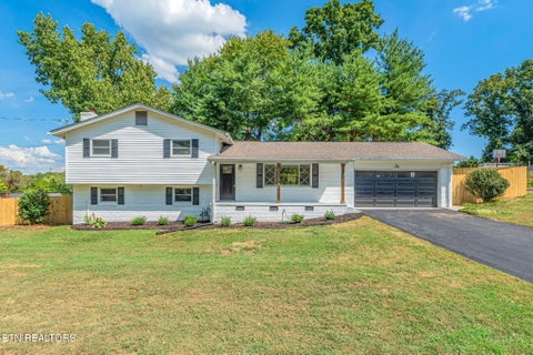 Photo of 990 Ponder Rd, Knoxville, TN 37923 (MLS # 1355814)