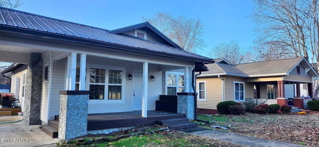 Photo of 1322 Pennsylvania Ave, Etowah, TN 37331 (MLS # 1340858)