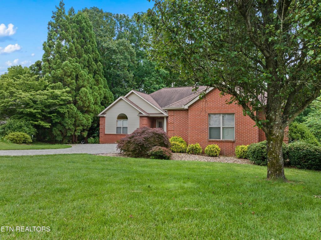 Photo of 117 Tahlequah Lane, Loudon, TN 37774 (MLS # 1303504)