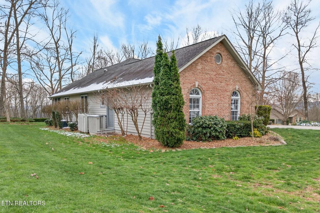 Photo of 127 Stonewood Drive, Crossville, TN 38558 (MLS # 1333325)