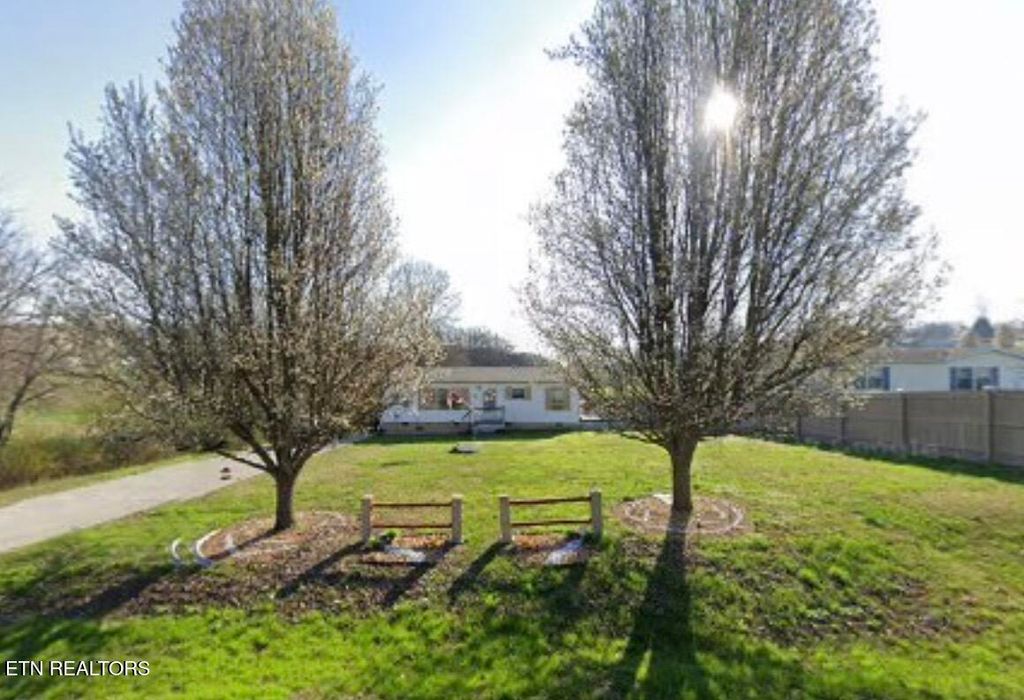 Photo of 818 Fair Street St, Sweetwater, TN 37874 (MLS # 1328051)