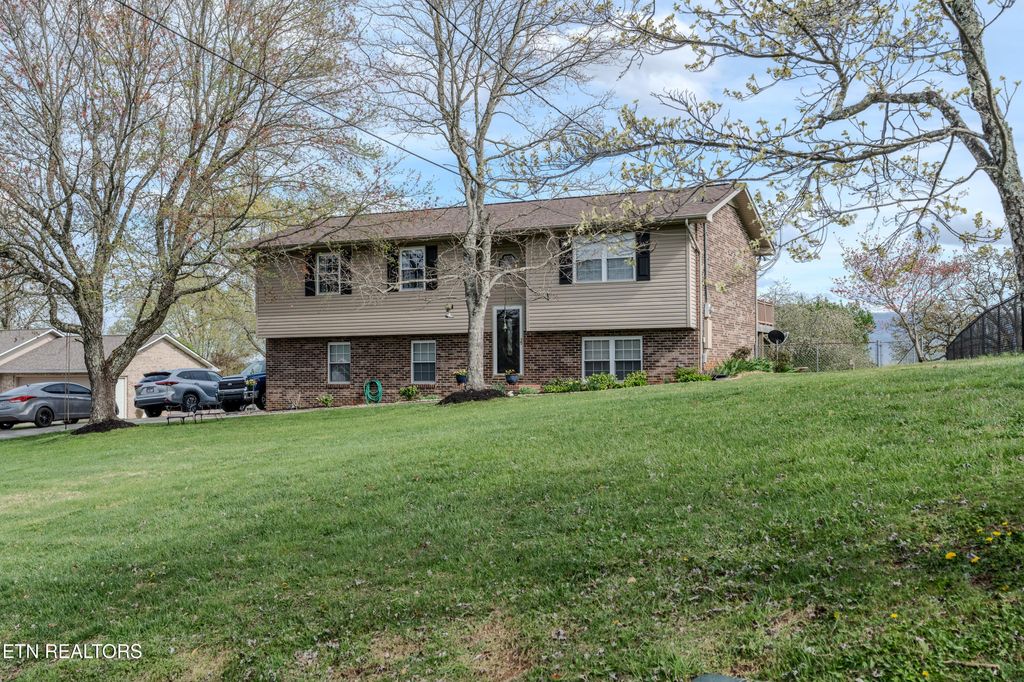 Photo of 425 Fourth St, Seymour, TN 37865 (MLS # 1296098)