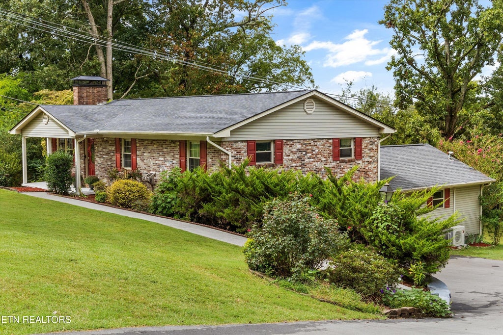 Photo of 2651 Karenwood Drive, Maryville, TN 37804 (MLS # 1356729)