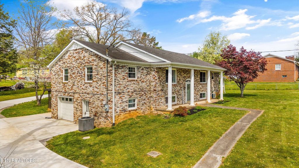 Photo of 18165 E Highway 11, Lenoir City, TN 37772 (MLS # 1335465)