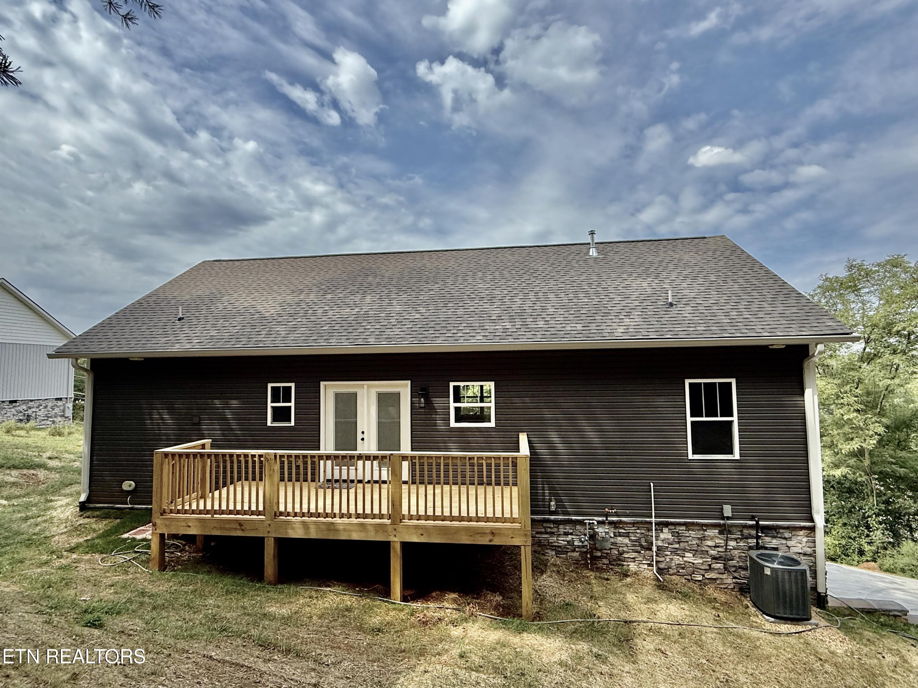 955 Oakwood Estates Drive