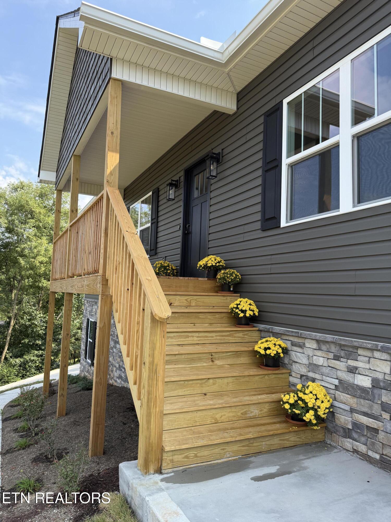 955 Oakwood Estates Drive