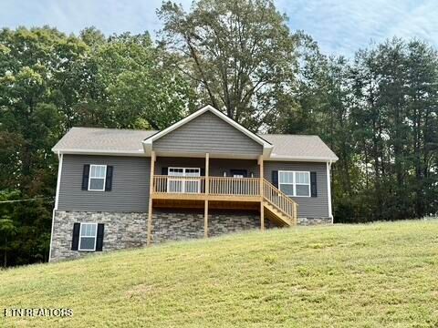 955 Oakwood Estates Drive Lenoir City TN 37772