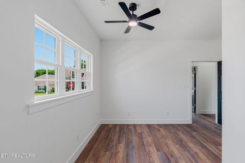 Tiny photo for 927 Stratford Ave, Sweetwater, TN 37874 (MLS # 1347818)