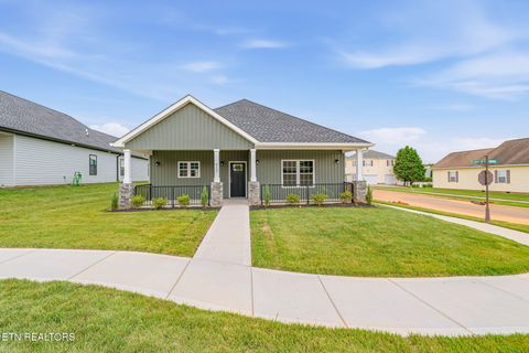 Photo of 927 Stratford Ave, Sweetwater, TN 37874 (MLS # 1347818)