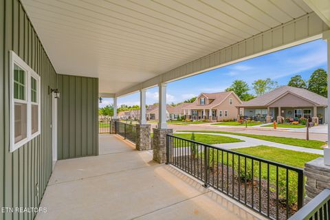 Tiny photo for 927 Stratford Ave, Sweetwater, TN 37874 (MLS # 1347818)