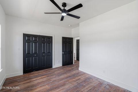 Tiny photo for 927 Stratford Ave, Sweetwater, TN 37874 (MLS # 1347818)